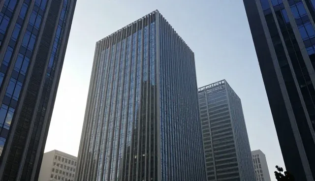 商务信息咨询的性能影响与选型关注点